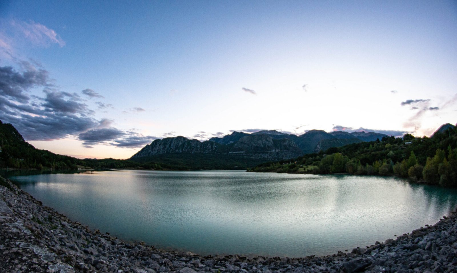 passaporto del molise. lago di castel san vincenzo.